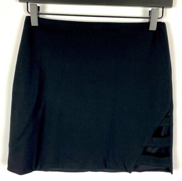 Forever 21 Mini Skirt Womens Small Black Zipper Ladies - Picture 1 of 6